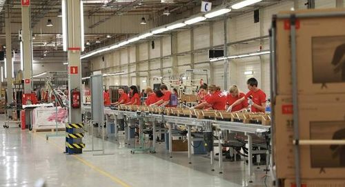 中國彩電巨頭崛起全球，銷量躍居世界第三的啟示